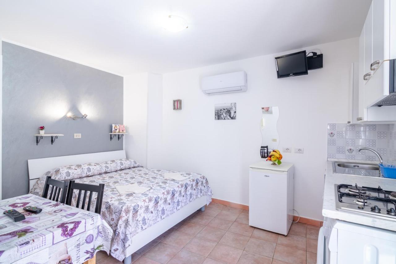 Luna Apartment เชฟาลู ภายนอก รูปภาพ